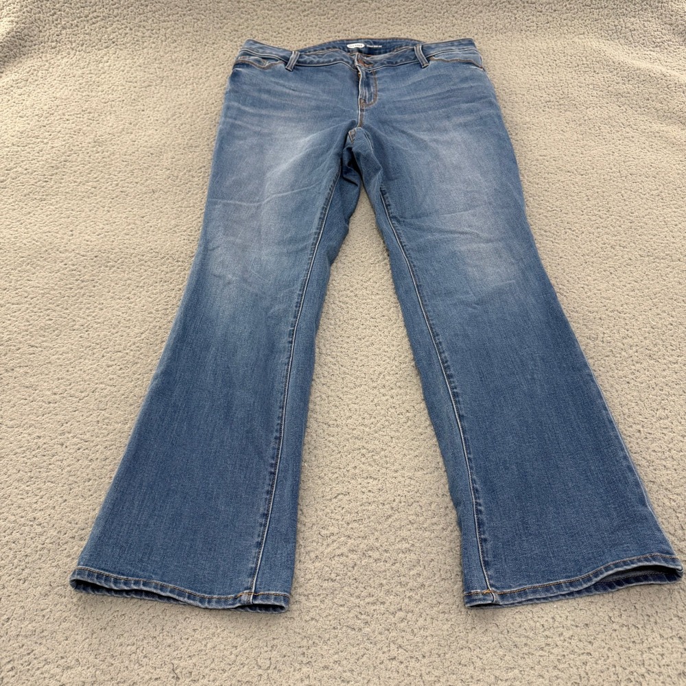 Old Navy Kicker Boot-Cut Jeans Womens 16 Plus Blue Medium Wash Mid Rise Denim